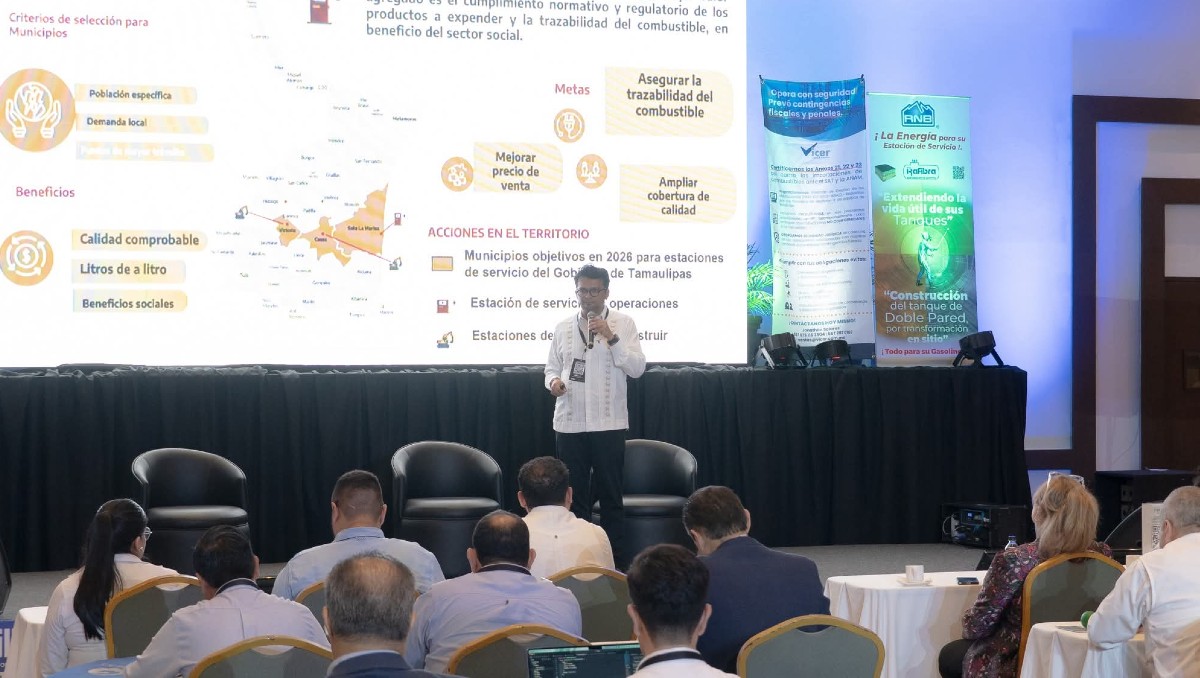 El secretario de Energía en Tamaulipas participó en la Expogas 2026 de la Ampes en Tampico.