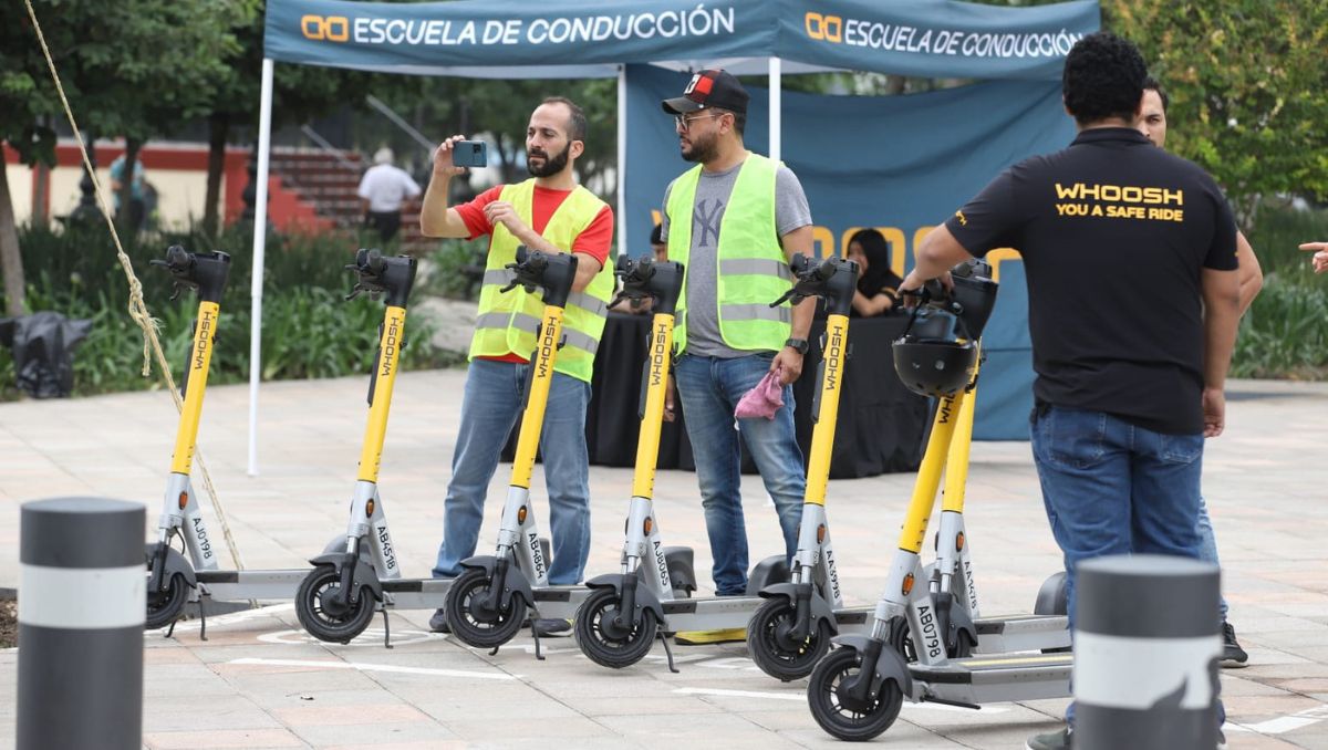 En SP se pusieron en marcha mil 500 scooters eléctricos que cobrarán 10 pesos por desbloqueo y tres pesos el minuto. Luis Guerra