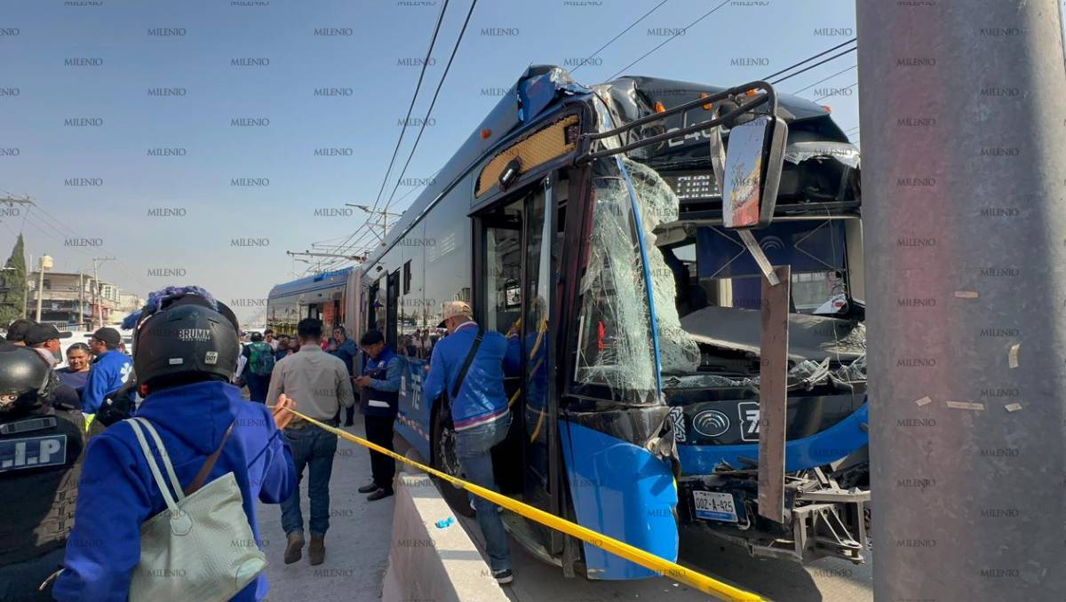 El Trolebús circulaba sobre la avenida Solidaridad cuando se accidentó. Foto: (Zuleyma García)