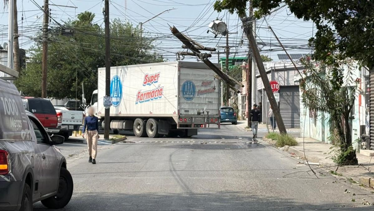 Vecinos del centro de Guadalupe y sectores aledaños no tienen energía eléctrica tras el incidente. | Ángel Mercado