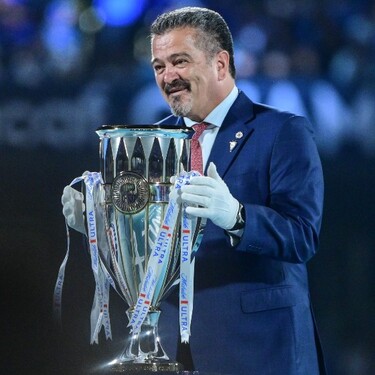 Carlos Hermosillo lanzó una dura crítica a Nicolás Larcamón y dijo que si no hace campeón a Cruz Azul podría salir por la puerta de atrás