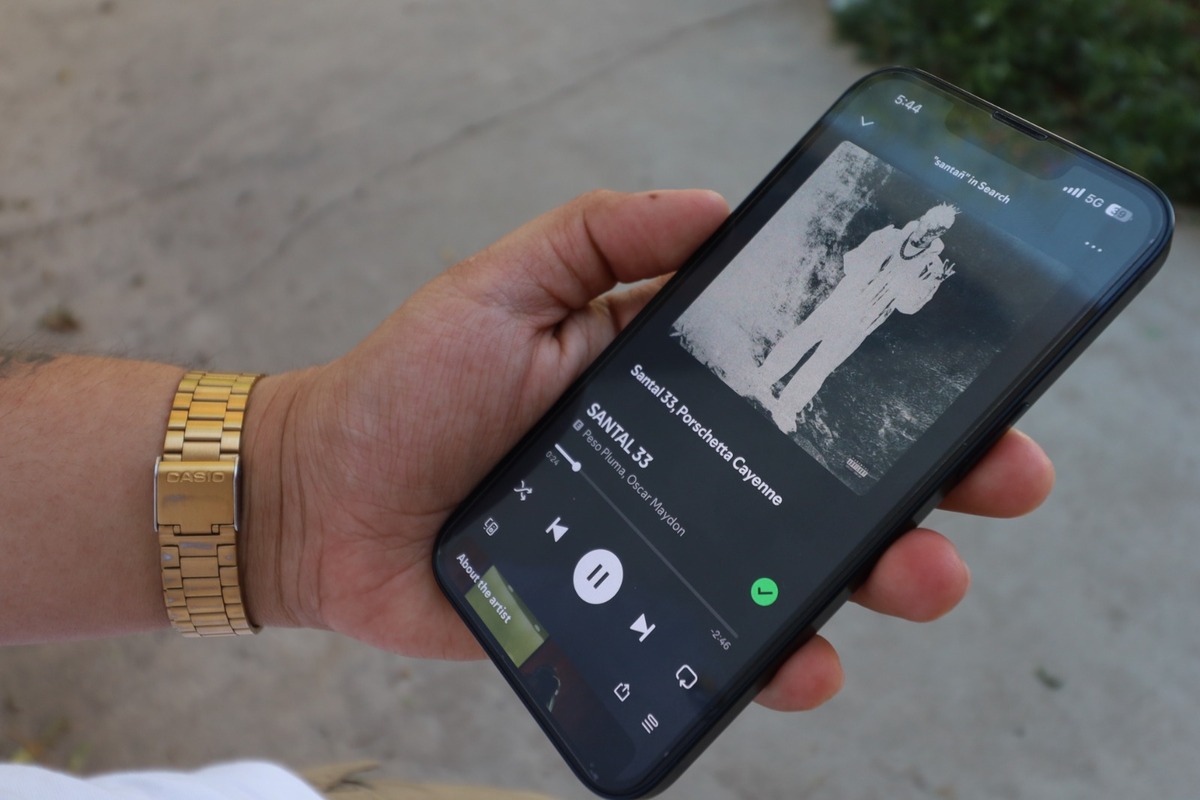 Corridos: factores sociales influyen más que la música en la violencia en México. | Verónica Rivera