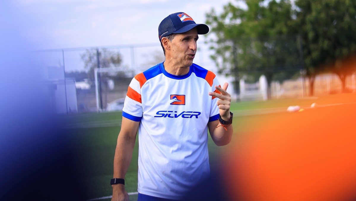 El director técnico uruguayo Gustavo Díaz se fue de Correcaminos de la UAT.