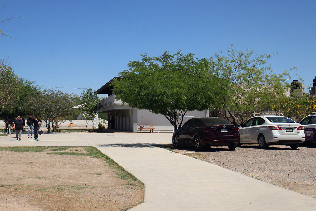 En Gómez Palacio, una estudiante de 13 años fue agredida con arma blanca en la escuela secundaria Centenario de la Revolución. (Rolando Riestra)