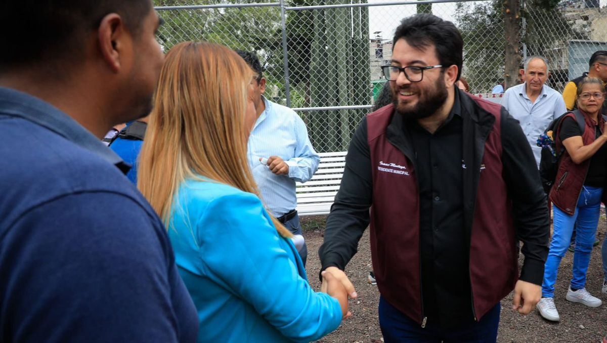 Isaac Montoya encabezó la recuperación de canchas y parque en Loma Colorada. | Foto: Especial