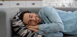 Tomar una siesta podría estar afectando tu salud. Estas son algunas recomendaciones respaldadas por especialistas para aprovechar estos breves descansos.