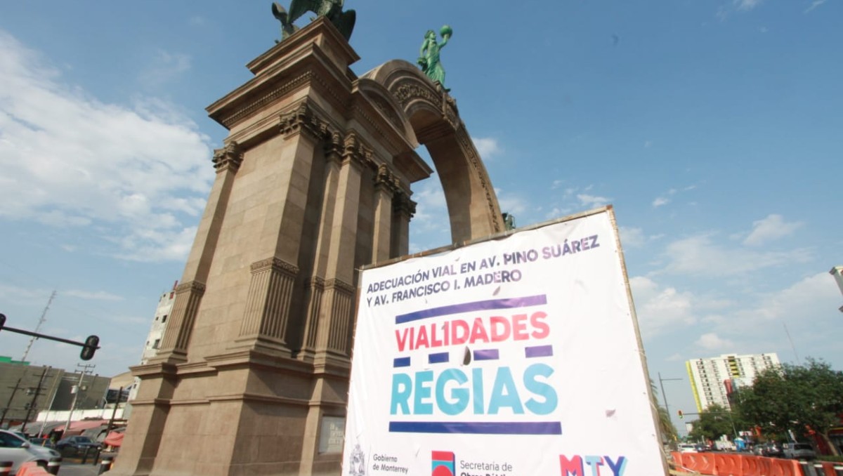 Obras por adecuación vial debajo del Arco de Independencia en Monterrey | Luis Guerra
