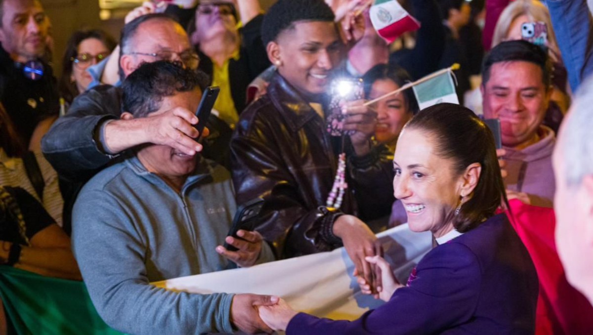 Sheinbaum fue recibida en Barcelona por decenas de simpatizantes | Foto: Presidencia