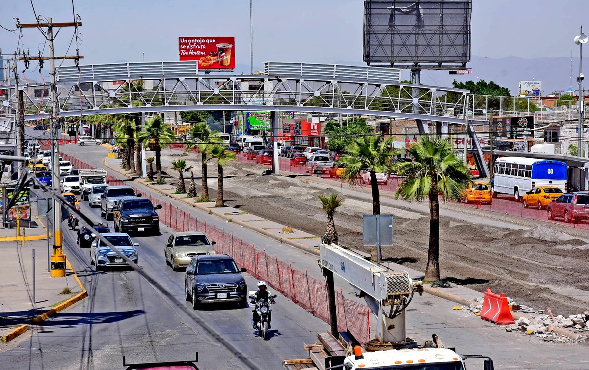 En Torreón, suspensión de paradero genera inconformidad entre usuarios. | Roberto Amaya