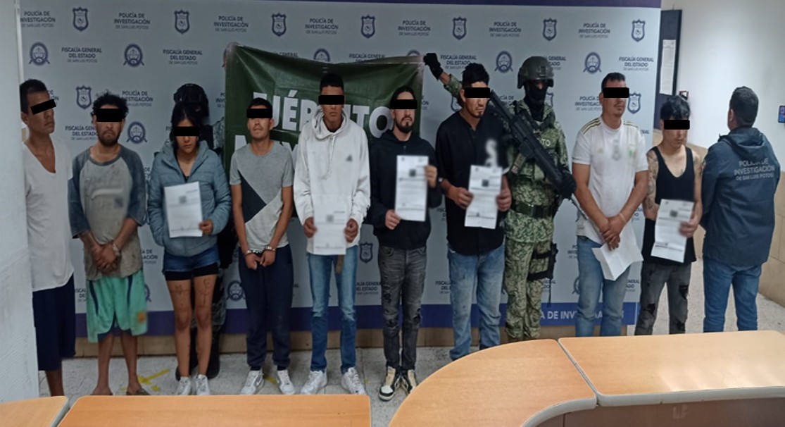 Detienen a seis personas y les aseguran 257 dosis de mariguana en Ensenada, BC