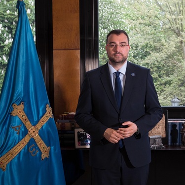 El jefe del Ejecutivo, Adrián Barbón, aprovechará su estancia para estrechar los lazos con la comunidad asturiana el próximo 24 de abril en el Ateneo Español.