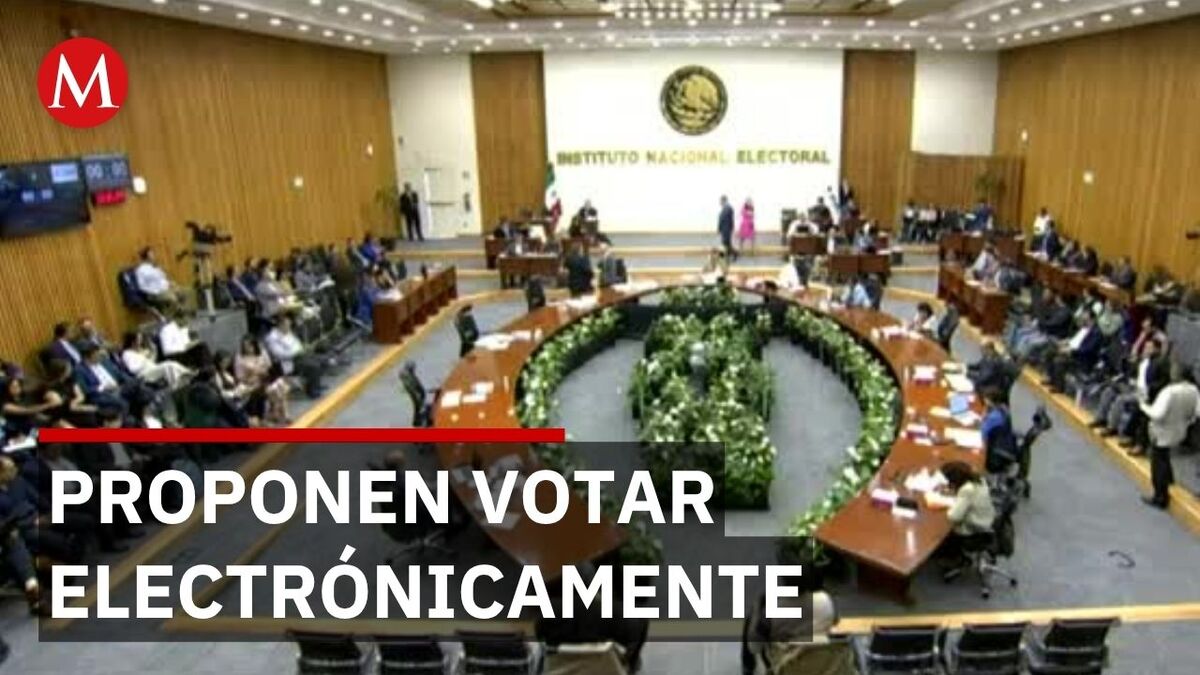 Aspirantes al INE proponen recortes y voto electrónico