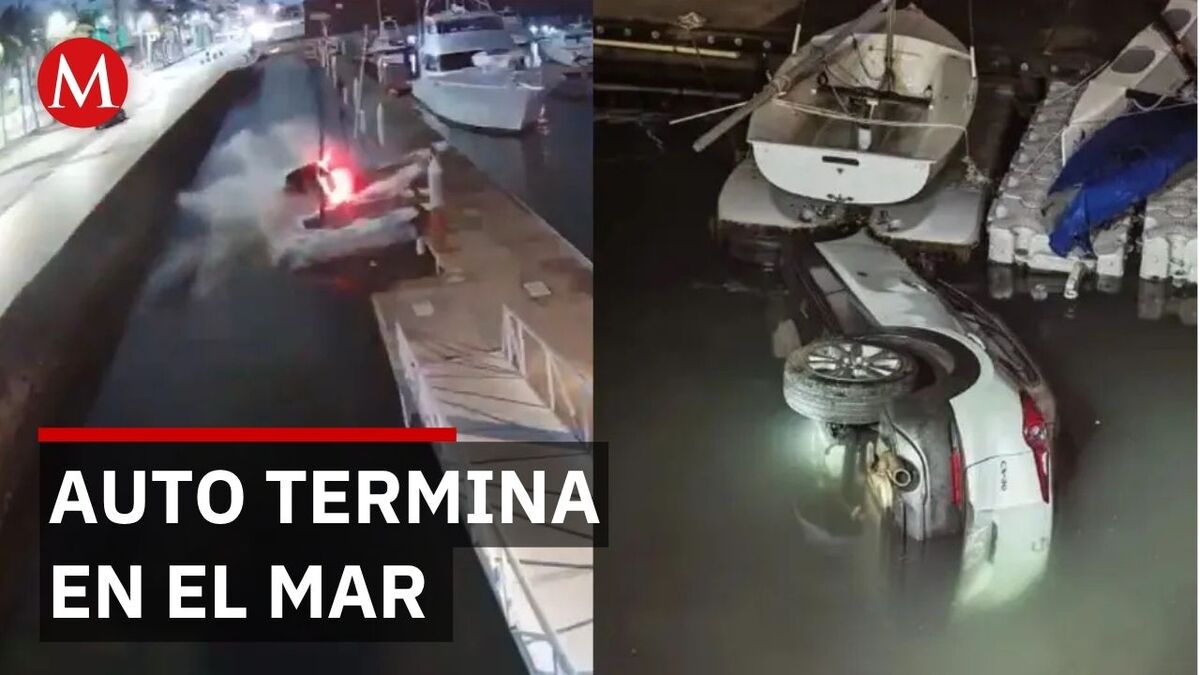 Conductor pierde el control y termina sobre lanchas en Veracruz