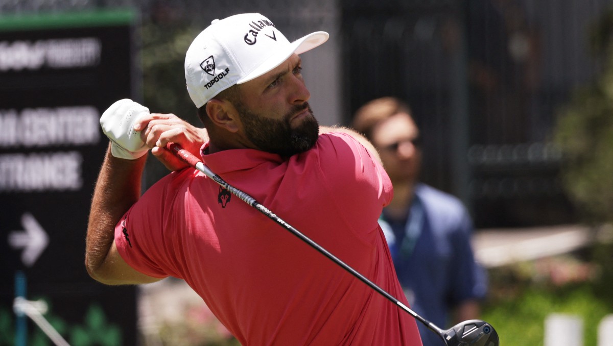 Jon Rahm acaricia el título del LIV Golf CdMx 2026 (Reuters)