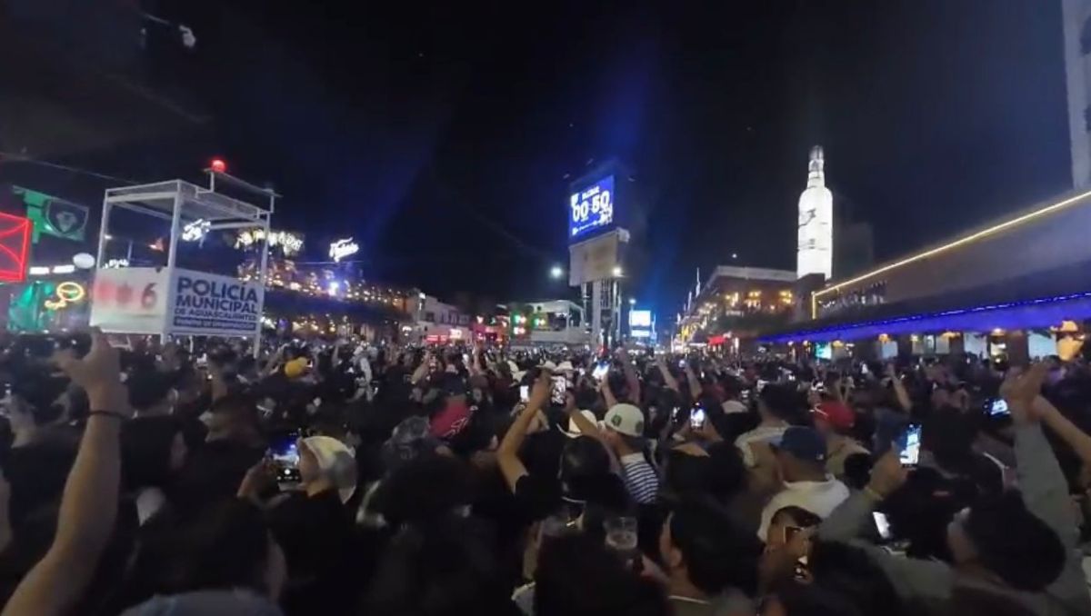 Miles de personas celebraron el inicio de la Feria Nacional de San Marcos 2026 en Aguascalientes. | Foto: Especial