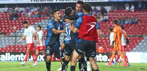 Con doblete de Mateo Coronel, Querétaro derrotó a Necaxa en casa y conserva opciones para meterse a liguilla de la Liga MX