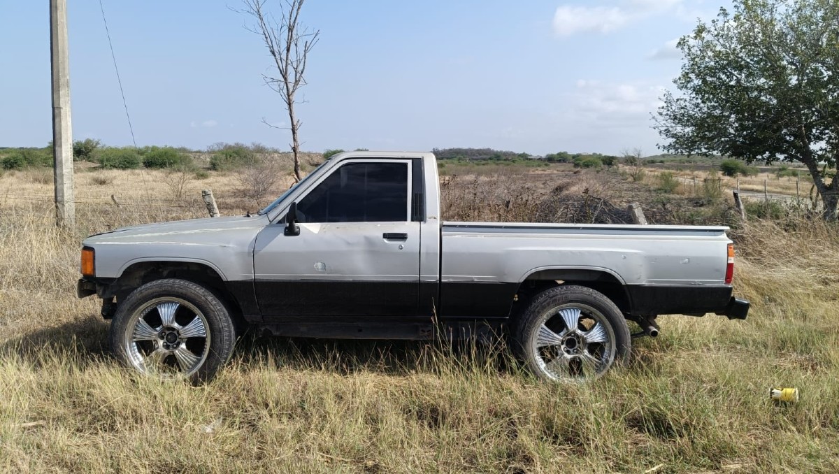 Recuperan camioneta robada en carretera Tampico–Mante en Tamaulipas