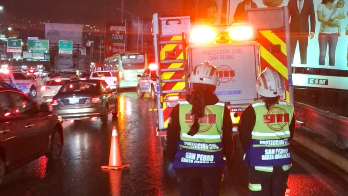 El accidente afectó dos carriles de circulación hacia Monterrey | Especial