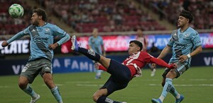 Chivas derrotó a Puebla con marcador 5 a 0