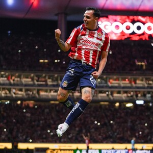 Las Chivas rompieron su récord de victorias en los torneos cortos al golear al Puebla en la jornada 15 del Clausura 2026