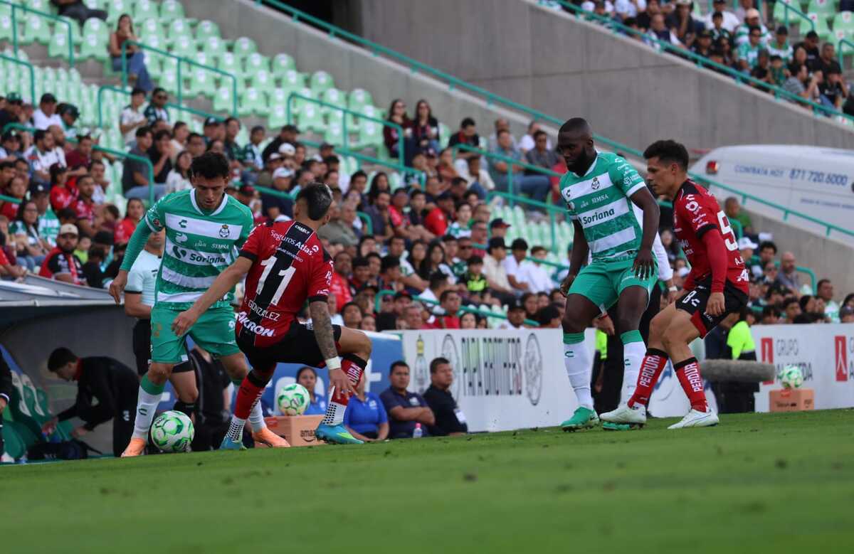 Los Guerreros del Santos Laguna recibieron a los Rojinegros del Atlas en la jornada 15 del Clausura 2026.| Verónica Rivera.