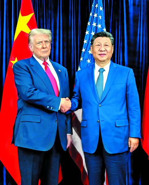 El jefe de la Casa Blanca y el presidente Xi Jinping. EFE