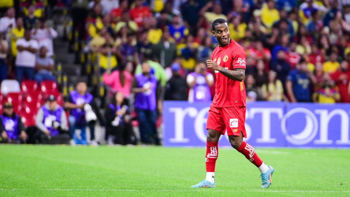 Videos revelan nueva perspectiva de la pelea de Henry Martín y Helinho en la zona de vestidores (Imago7)