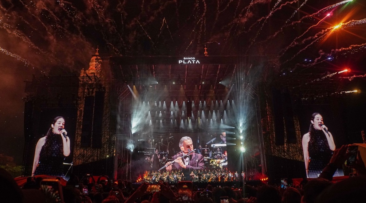 Los Ángeles Azules y Ximena Sariñana colaboraron en el evento hito del sistema financiero. (Juan Carlos Fernández)