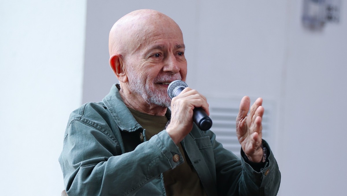 El escritor llega a Monterrey con una propuesta íntima. Foto: Jorge López