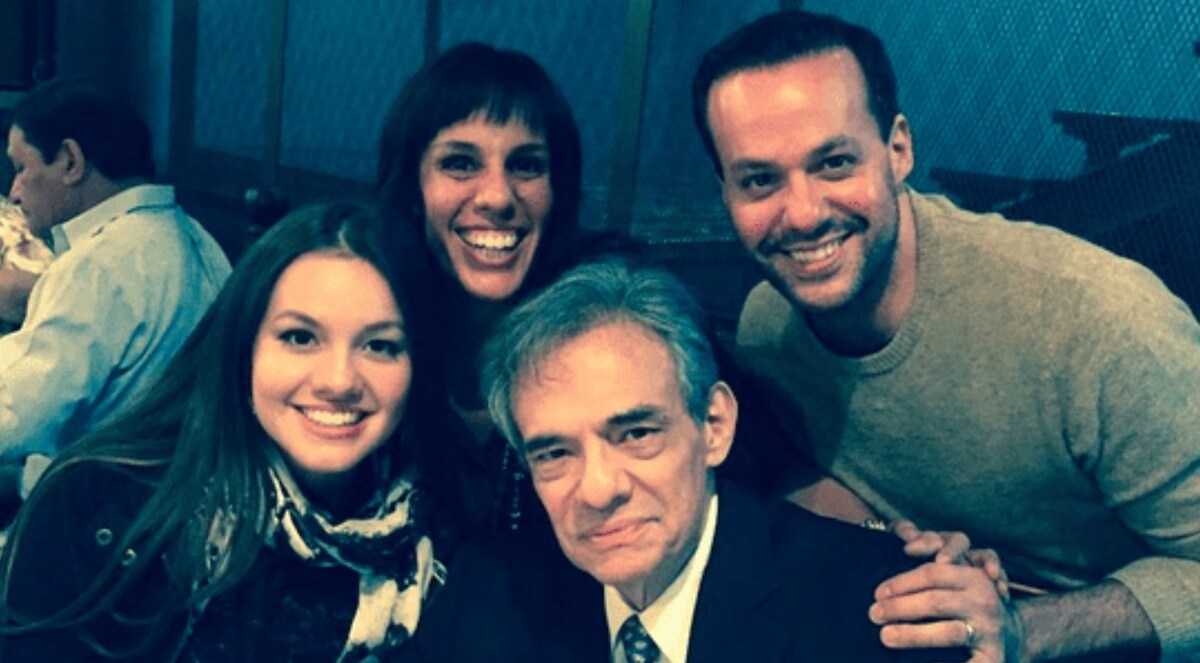 José José con sus hijos. | ESPECIAL