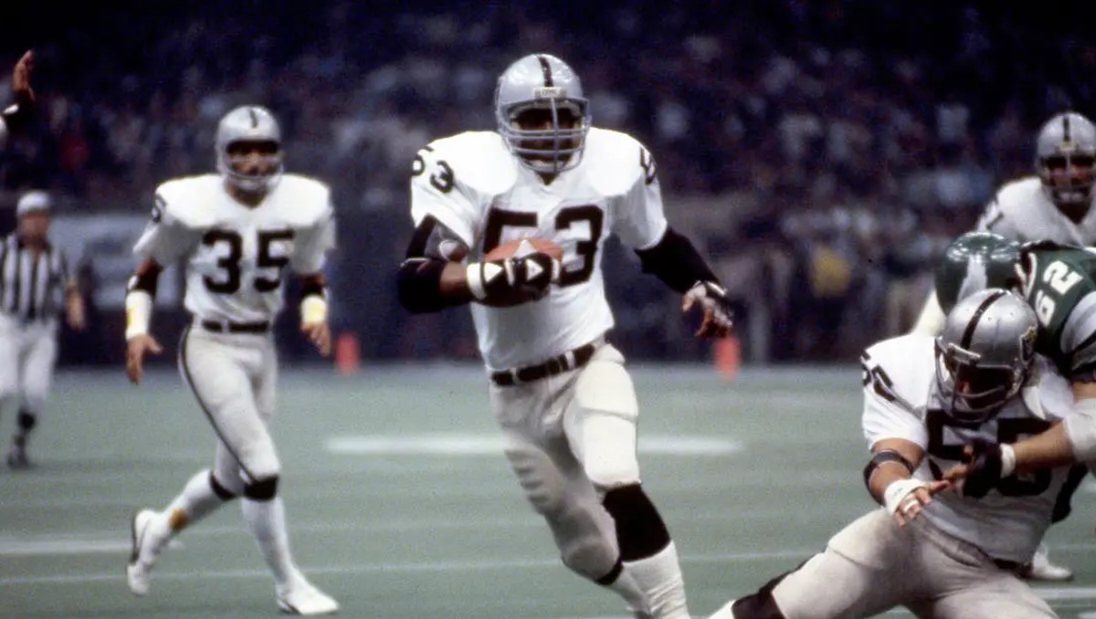 Muere Rod Martin, leyenda de Las Vegas Raiders, a los 72 años (AP)