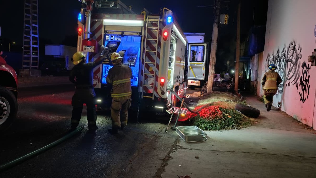 Paramédicos atendieron a los lesionados en Guadalajara (Vicente Torres Alfaro)