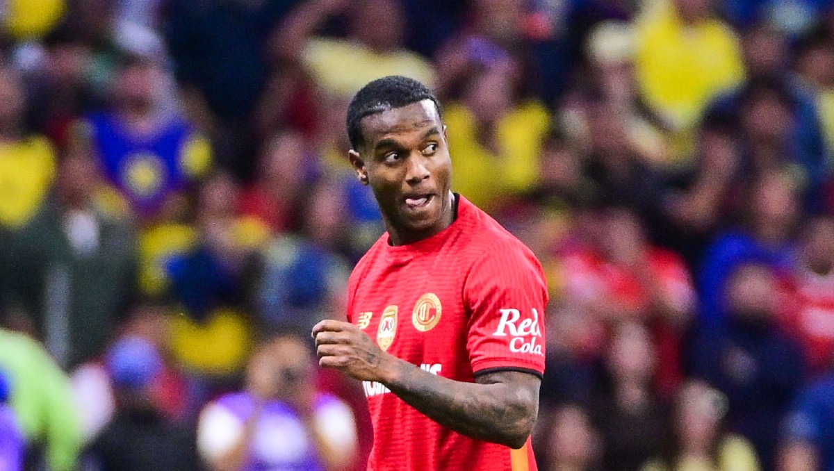 Revelan insultos de aficionados hacia Helinho durante bronca con Henry Martín (Imago7)