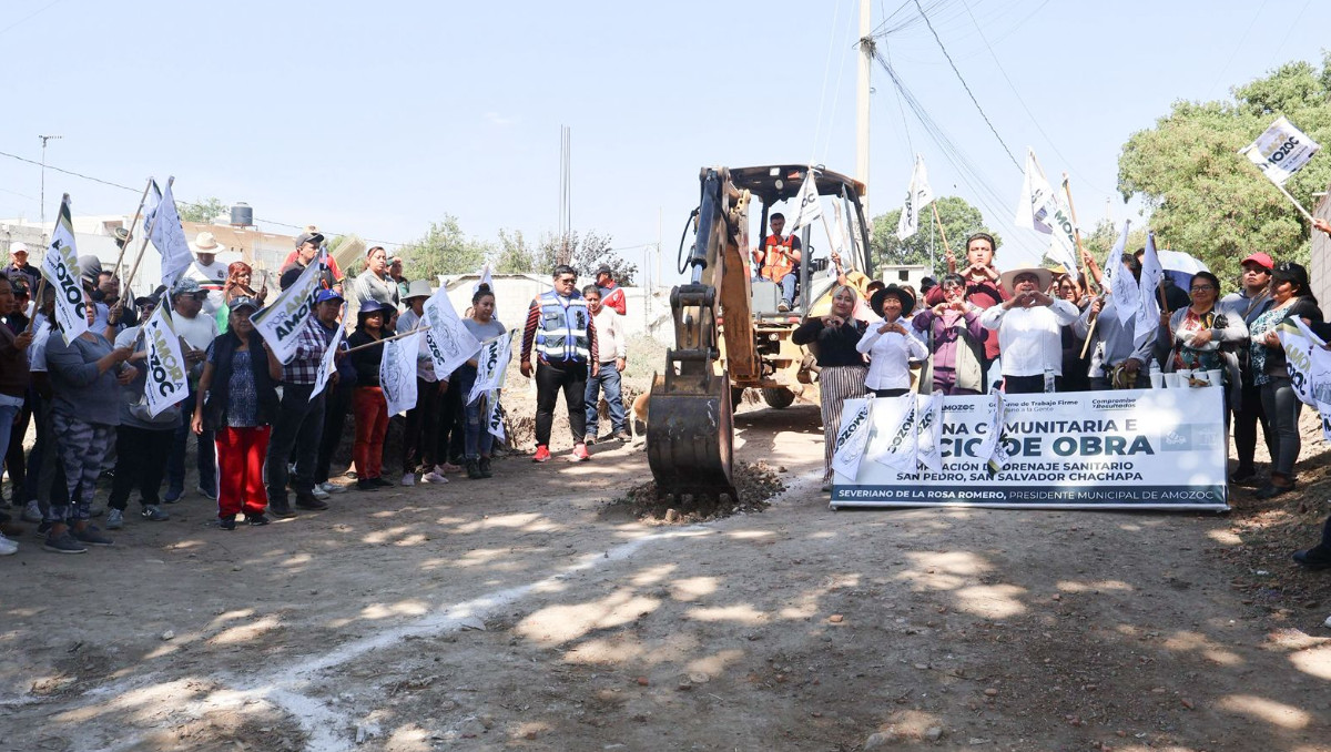 Severiano de la Rosa inicia obra, entrega reconocimientos de calle y fortalece la unidad social en San Pedro Chachapa | Especial