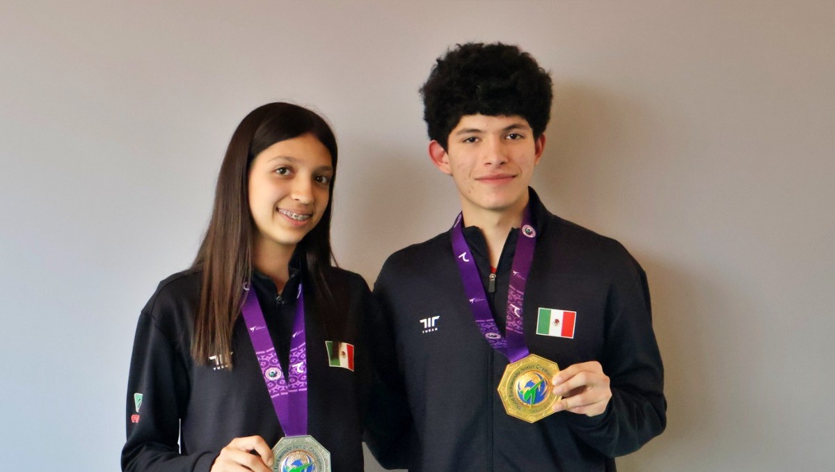 La subcampeona mundial, Darah Ponce y el campeón mundial, Guillermo Cortés, llegaron a la Ciudad de México (Carlos Cruz)