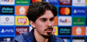 Vitinha encendió las alarmas en el PSG tras sufrir una inflamación en el talón derecho a una semana de su partido de Champions League ante el Bayern Múnich.