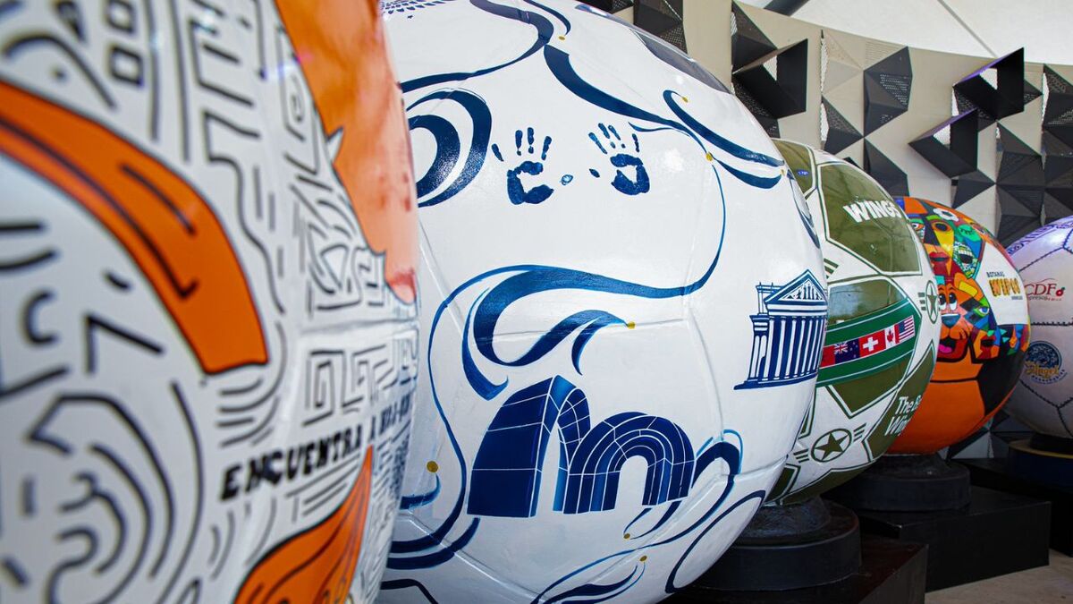 Conoce el proyecto de balones monumentales en Zapopan rumbo al Mundial 2026. Una exhibición de arte urbano que destaca el talento local en espacios públicos