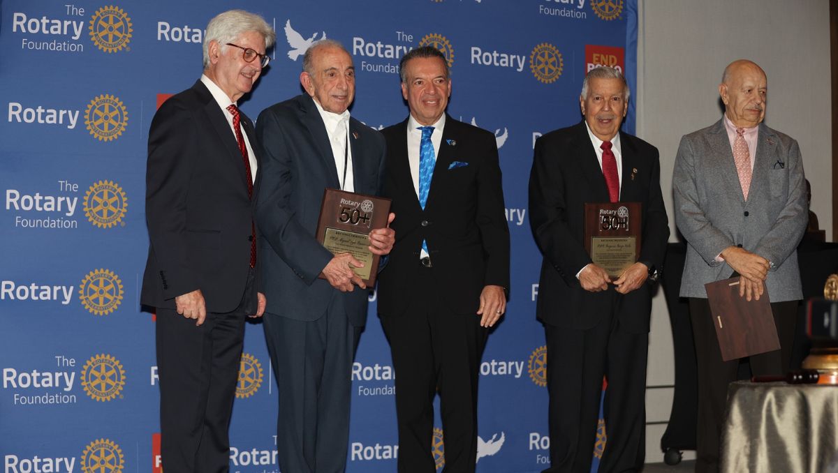 En la ceremonia se reconocieron a socios con más de 50 años de servicio rotario | Jorge López