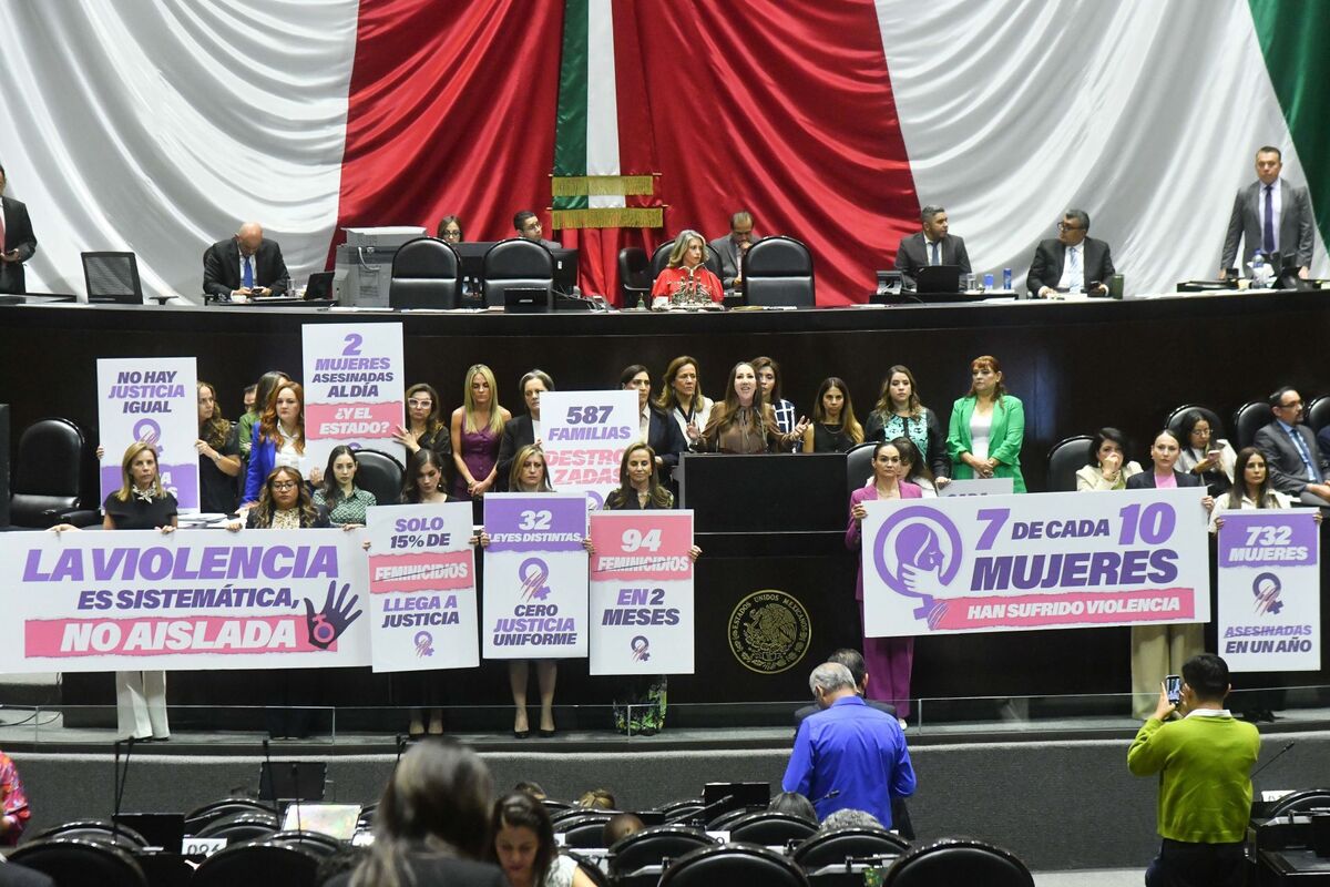 La Comisión de Puntos Constitucionales discutió el dictamen por el que se reforma el artículo 73 en materia de feminicidio. | Cuartoscuro