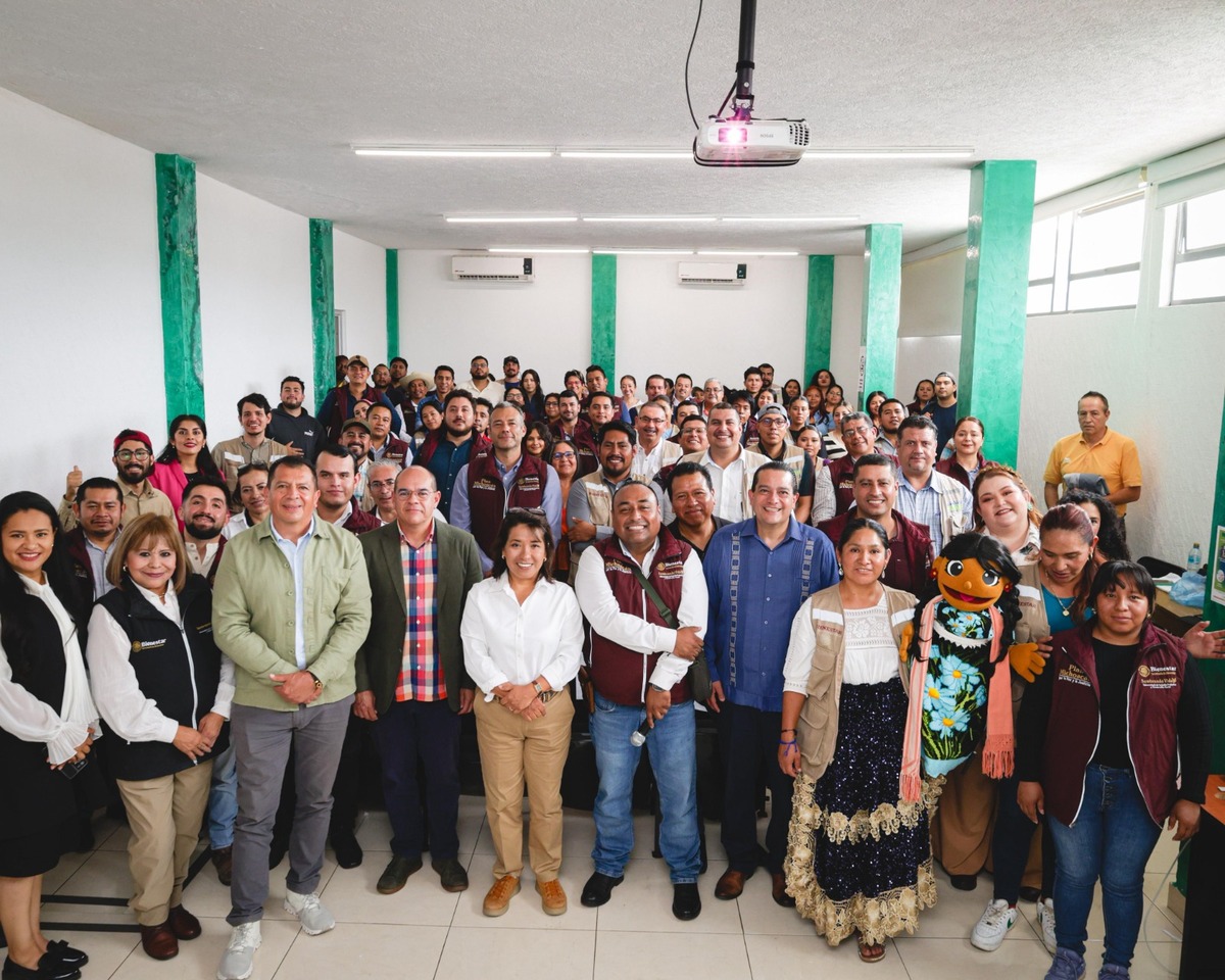 En total, se firmaron tres convenios para fortalecer el Plan Michoacán.