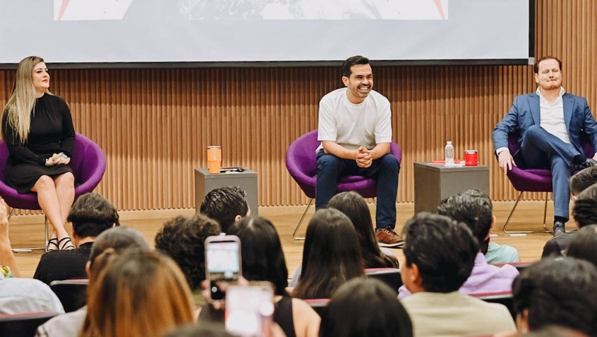 Jorge Álvarez Máynez conversó con estudiantes del CUCSH de la UdeG