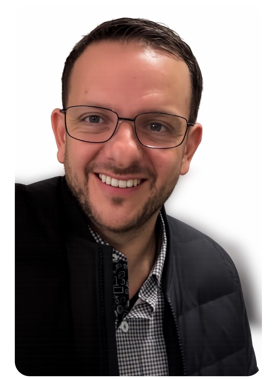 El juez Hugo Roberto Pérez Lugo falló a favor de Carlos Alberto Torres Torres contra un diario que lo acusó falsamente de delitos en EU