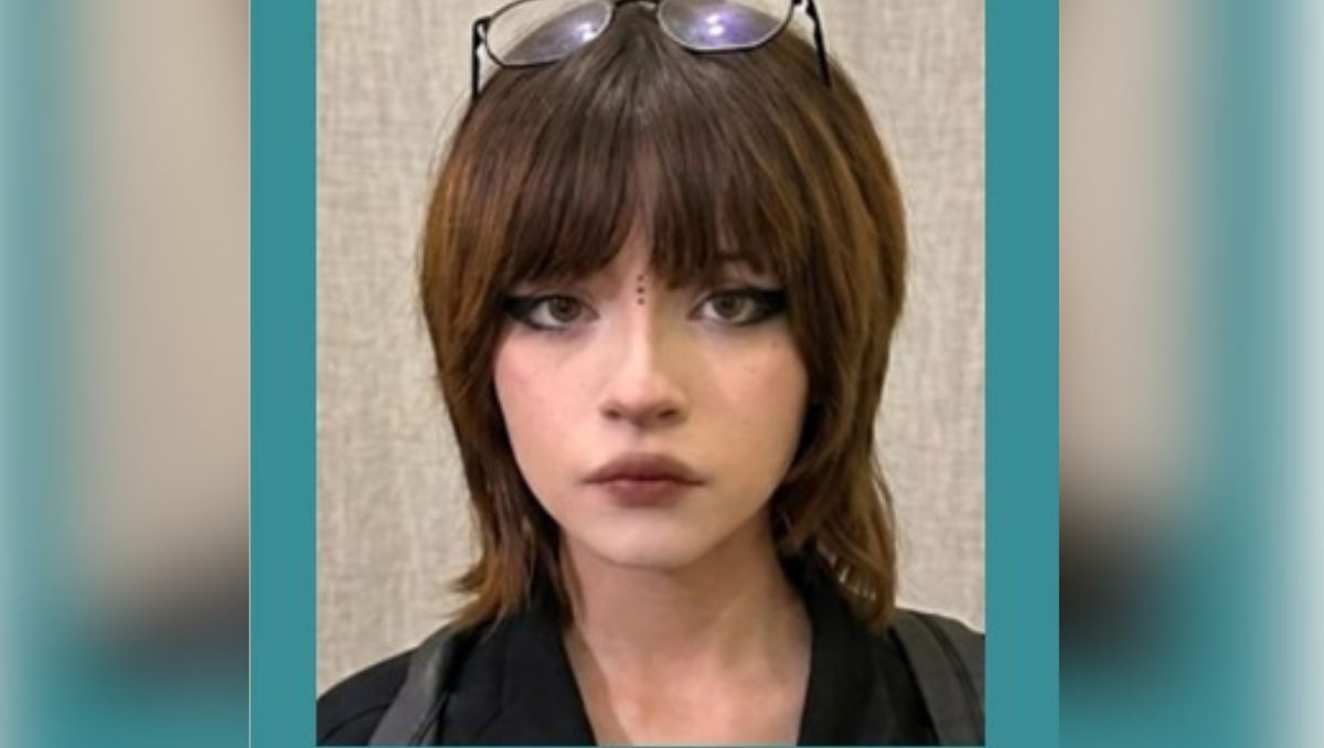 Kenia mide aproximadamente 1.48 metros, es de complexión delgada, tez blanca y tiene el rostro ovalado. | Especial