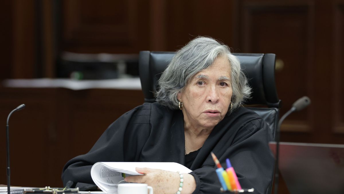 La ministra María Estela Ríos generó reacciones tras confundirse al emitir su voto durante sesión pública. | Foto: Cuartoscuro