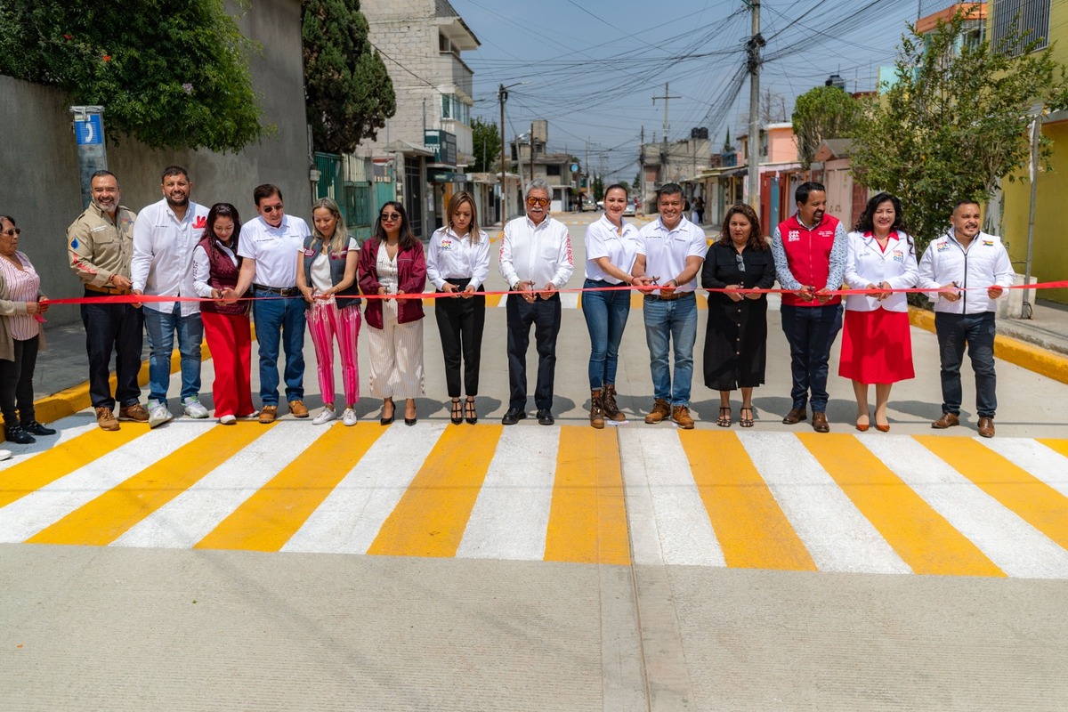 Se pavimentaron más de mil 600 metros cuadrados en municipio del Edomex.