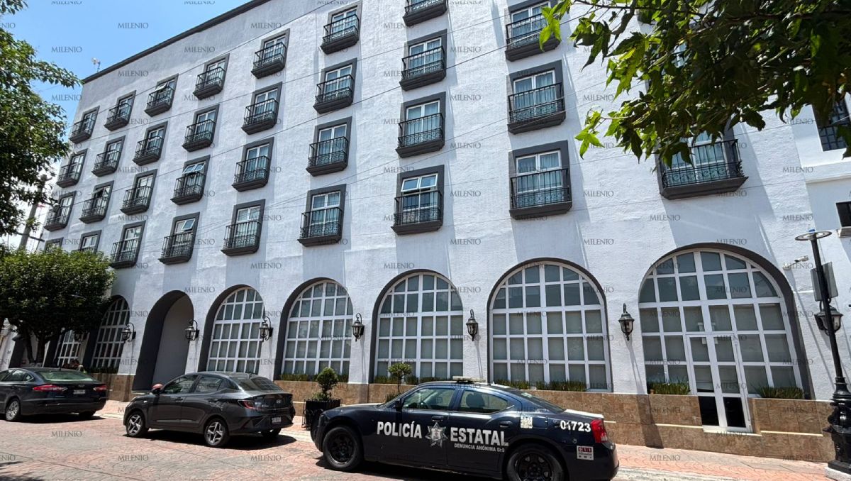 La Policía inició la investigación en el hotel ubicado en Ignacio Allende, Toluca. Foto: (Abadiel Martínez)