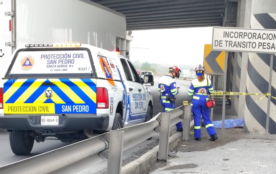 Testigos denunciaron que la presencia fue reportada desde la tarde del lunes, pero las autoridades no acudieron. | Agustín Martínez