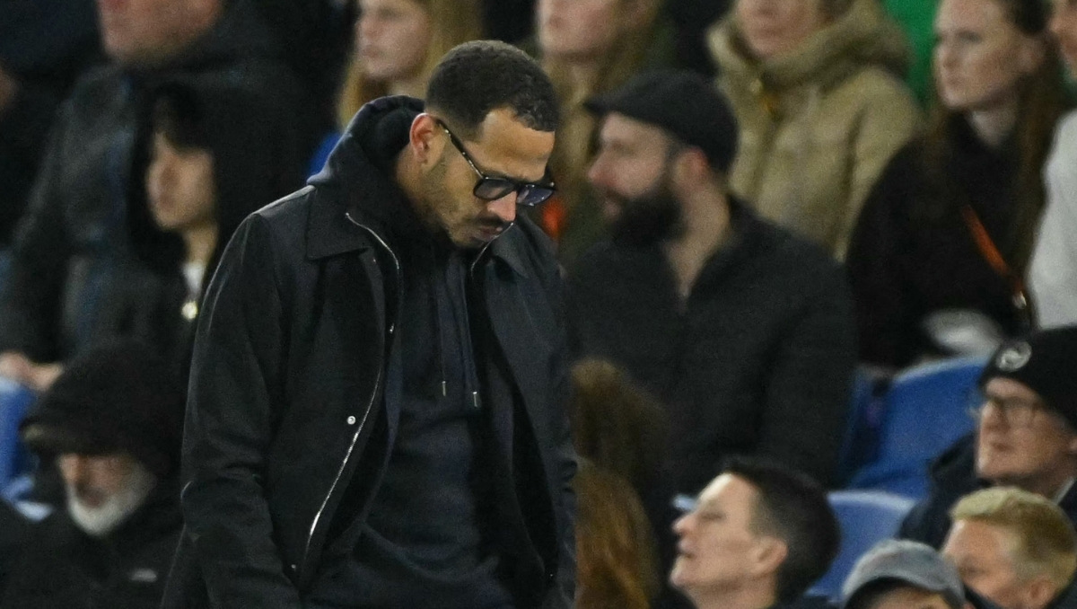 Chelsea despide a Liam Rosenior como su director técnico (AFP)