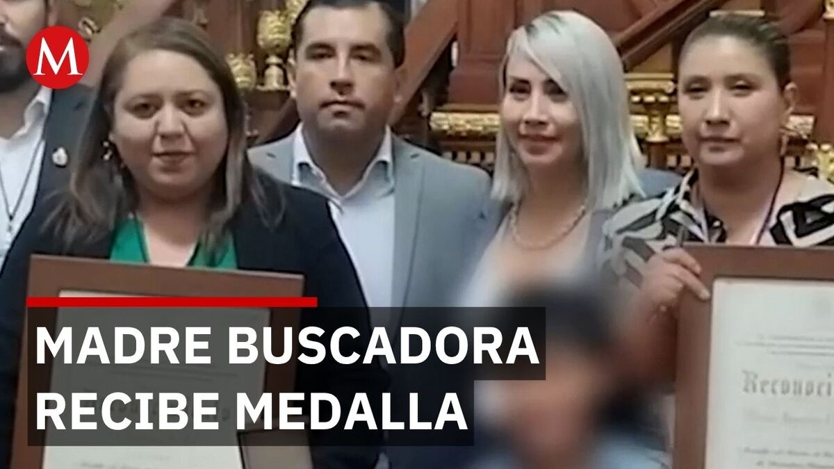 Madre buscadora recibe reconocimiento por su lucha tras desaparición de su hija