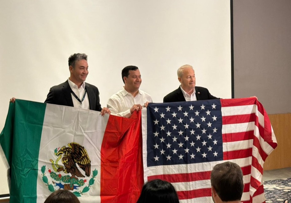 Adolfo Murrieta, socio del proyecto; Rommel Gallo, CEO de Transition industries; Ron Johnson, Embajador de Estados Unidos en México